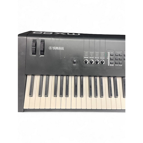 Used Yamaha MX88BK Synthesizer