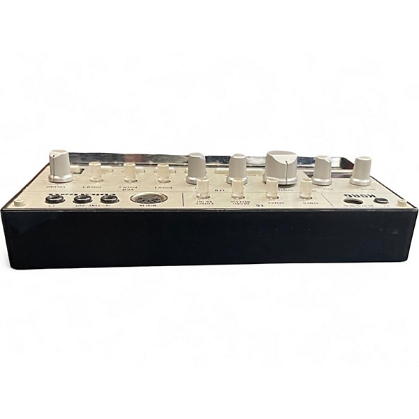 Used KORG VOLCA BASS Synthesizer