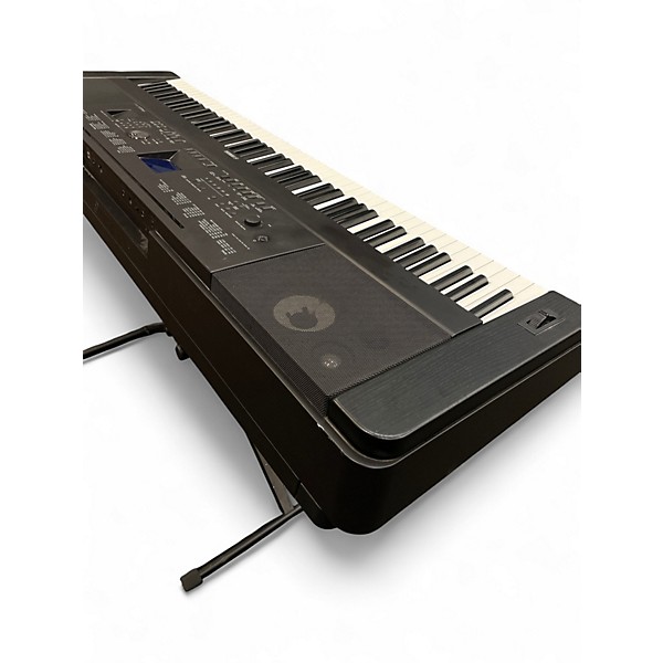 Used Yamaha DGX660 Portable Keyboard