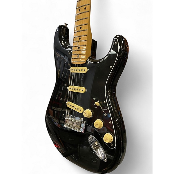 Used Fender Player Stratocaster black Solid Body Electric Guitar