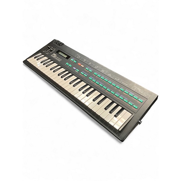 Used Yamaha DX100 Synthesizer