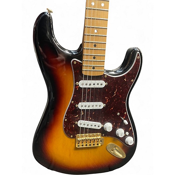 Used Fender Deluxe Player Strat 3 Tone Sunburst Solid Body Electric Guitar