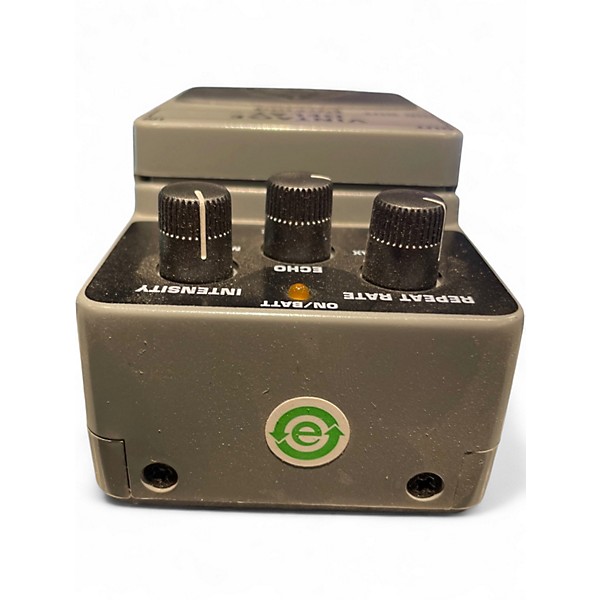 Used Behringer VD400 Vintage Delay Effect Pedal