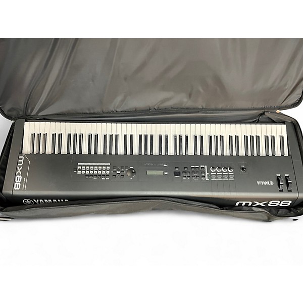 Used Yamaha MX88BK Synthesizer