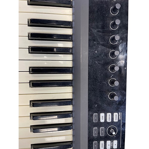 Used Native Instruments Komplete Kontrol S49 MIDI Controller