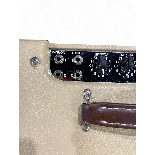 Used Victoria 20112 Tube Guitar Combo Amp