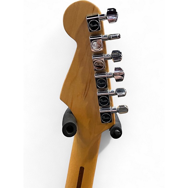 Used 2006 Fender Standard Stratocaster White Solid Body Electric Guitar