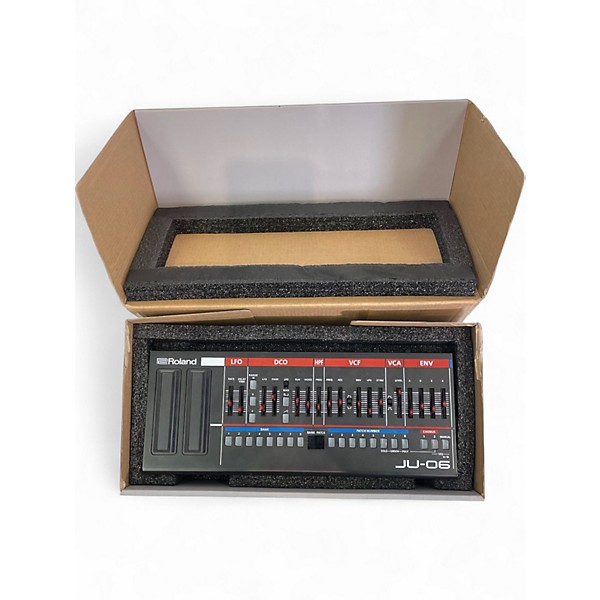 Used Roland ju-06 Synthesizer