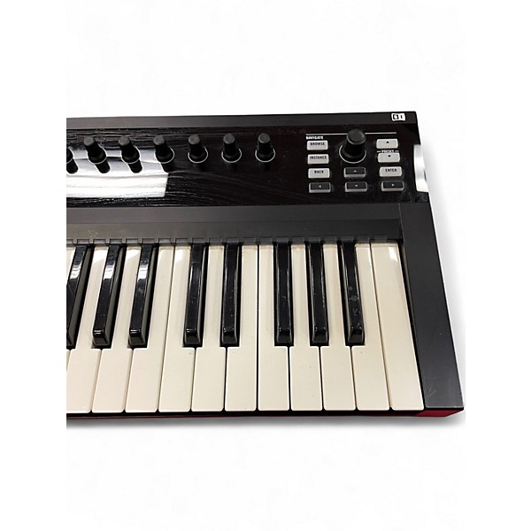 Used Native Instruments Komplete Kontrol S25 MIDI Controller