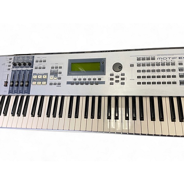 Used Yamaha Motif ES6 61 Key Keyboard Workstation