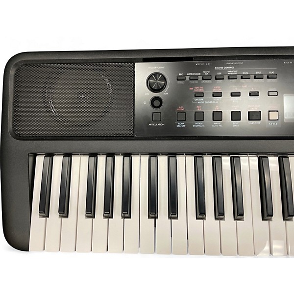 Used Yamaha PSRE383 Portable Keyboard