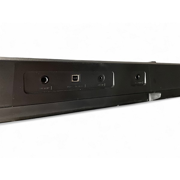 Used Yamaha PSRE383 Portable Keyboard