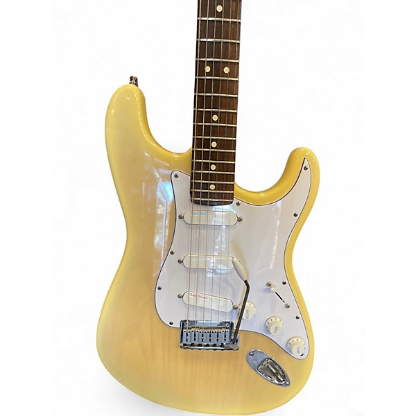 Used Fender 1996 DELUXE STRATOCASTER Trans Blonde Solid Body Electric Guitar