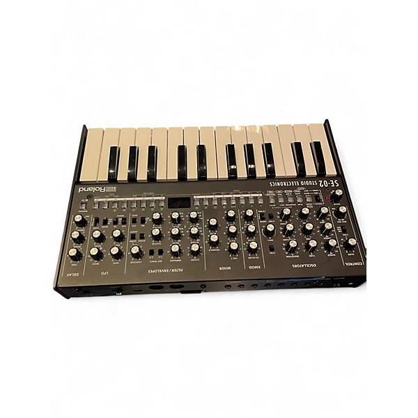 Used Roland SE-02 Synthesizer