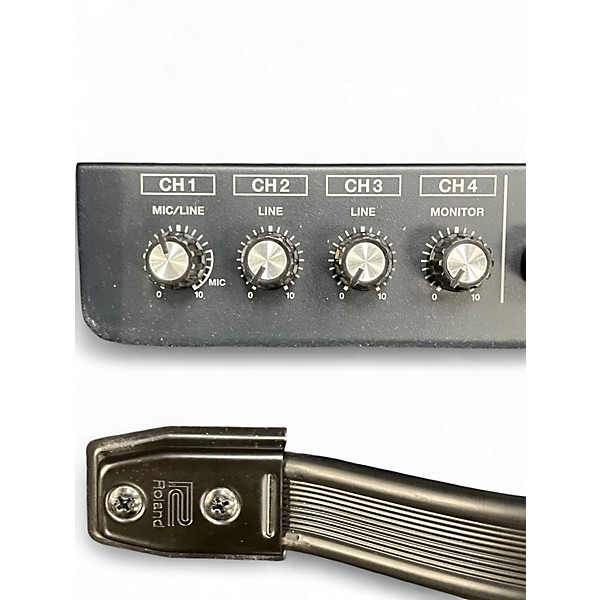 Used Roland KC200 Keyboard Amp