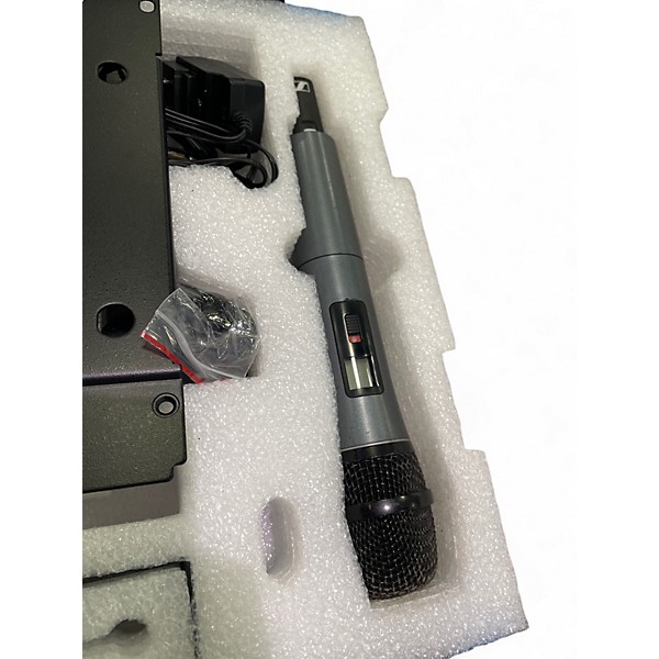 Used Sennheiser XSW-2 E835 Handheld Wireless System