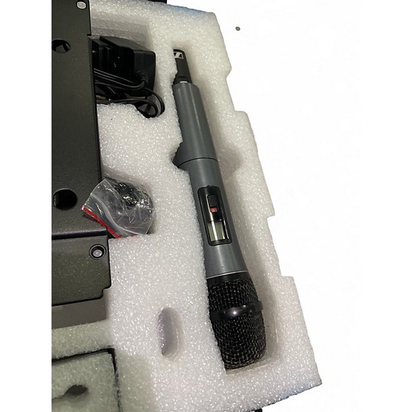 Used Sennheiser XSW-2 E835 Handheld Wireless System
