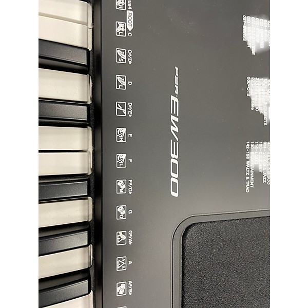 Used Yamaha PSREW300 76 Key Portable Keyboard