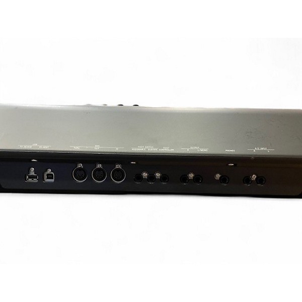 Used Yamaha MOX8 88 Key Keyboard Workstation