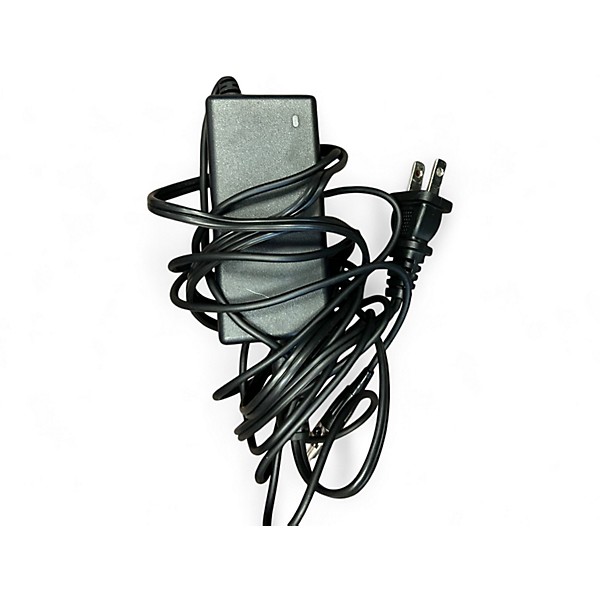 Used Harbinger LV12 Powered Mixer