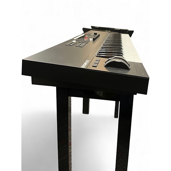 Used Native Instruments Komplete Kontrol S61 MK2 MIDI Controller