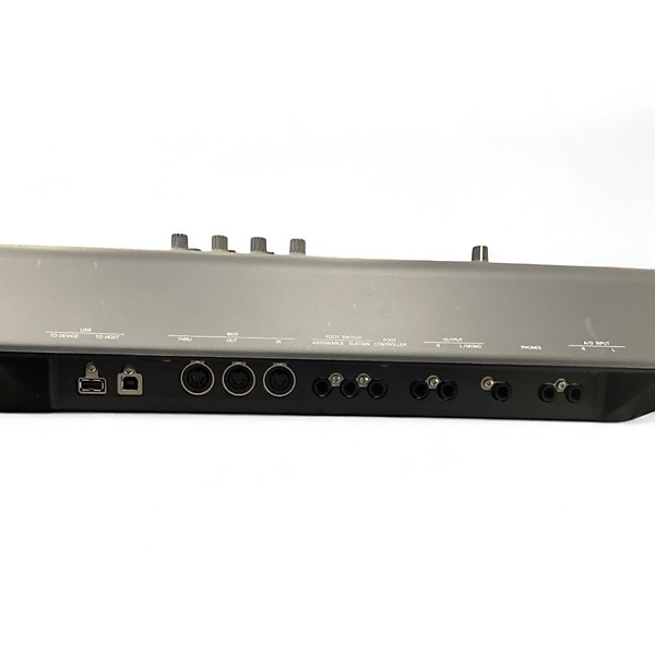 Used Yamaha MOXF6 61 Key Keyboard Workstation