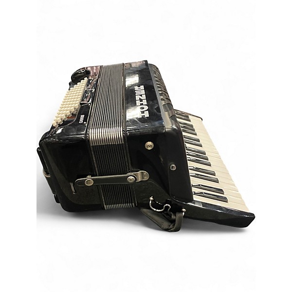 Used Hohner Bravo III 72 Piano Accordion Accordion