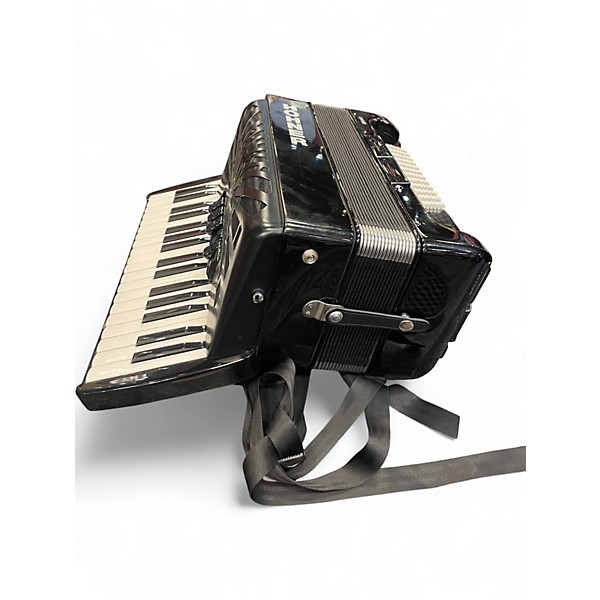 Used Hohner Bravo III 72 Piano Accordion Accordion