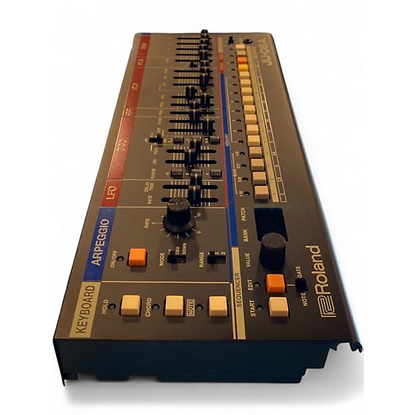 Used Roland JU-06A Synthesizer