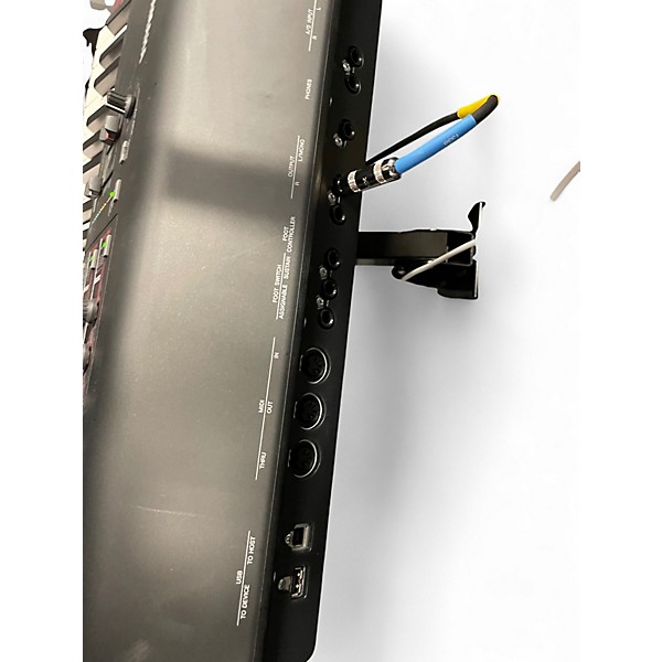 Used Yamaha MOXF8 88 Key Keyboard Workstation