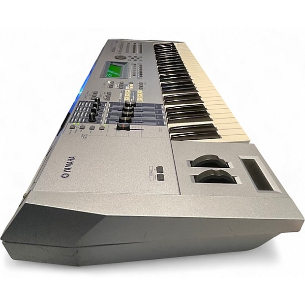 Used Yamaha Motif ES6 61 Key Keyboard Workstation