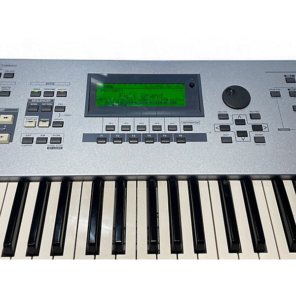 Used Yamaha Motif ES6 61 Key Keyboard Workstation