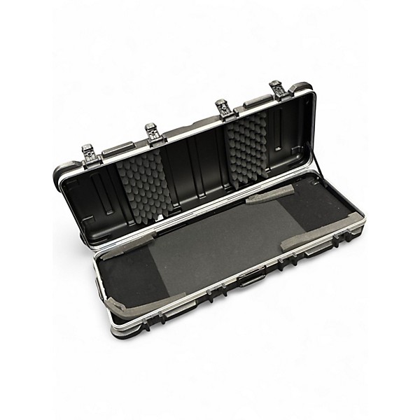 Used SKB SKB-4214W 61-Key Keyboard Case With Wheels Keyboard Case