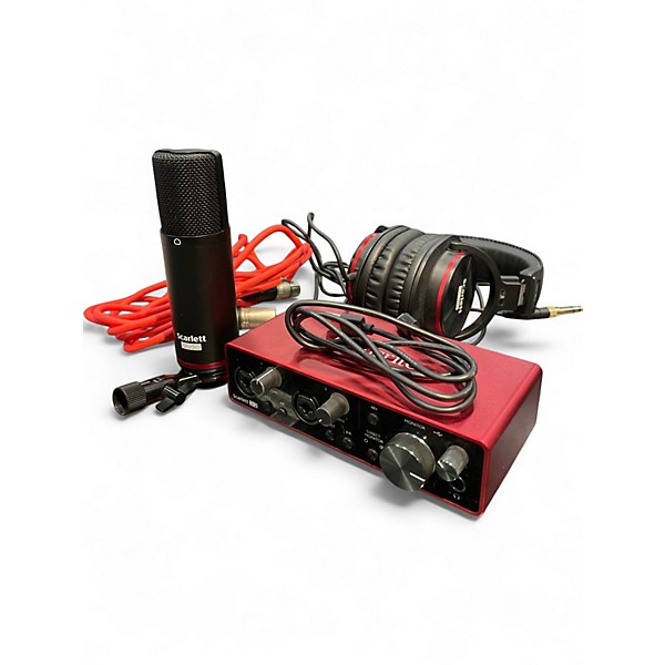 Used Focusrite 2i2 studio gen 3 Audio Interface