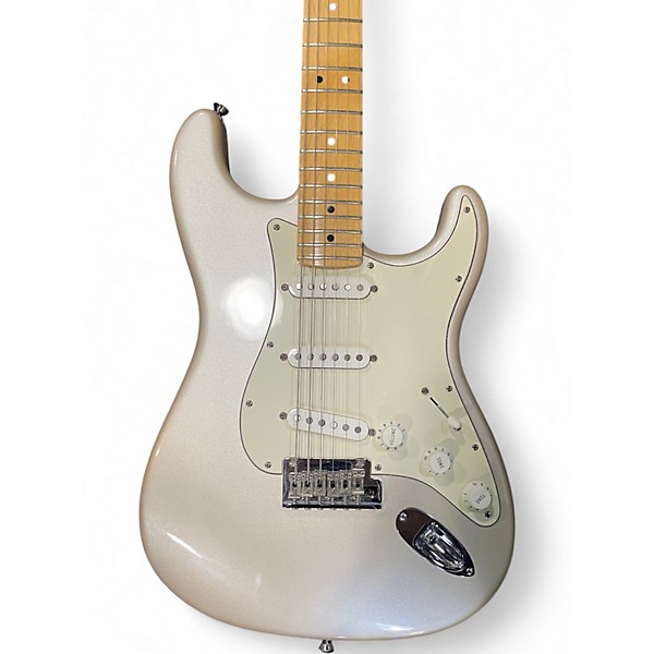 Used 2008 Fender American Standard Stratocaster Blizzard Pearl Solid Body Electric Guitar