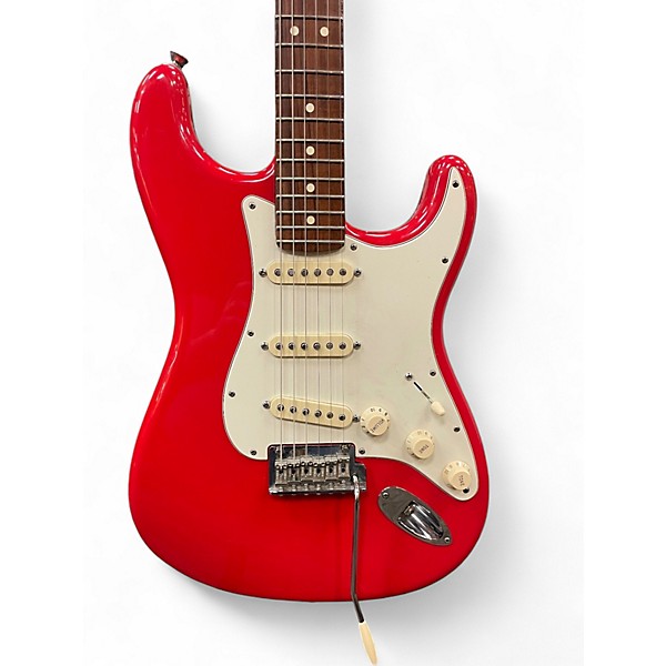 Used 2015 Fender American Professional Stratocaster SSS W/Rosewood neck Dakota Red Solid Body Electric Guitar