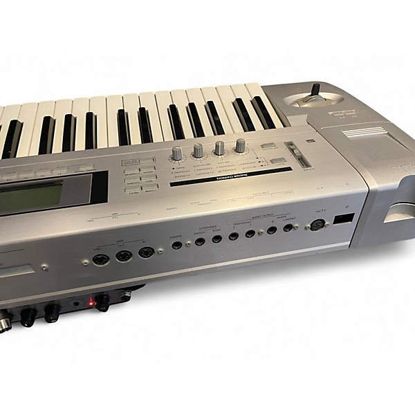 Used KORG Triton Le 76 Key Keyboard Workstation