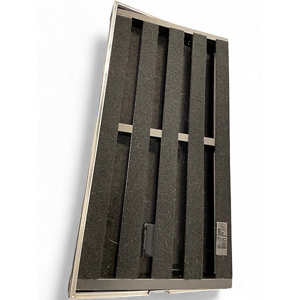 Used Pedaltrain pedaltrain pro with custom case Pedal Board