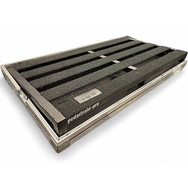 Used Pedaltrain pedaltrain pro with custom case Pedal Board