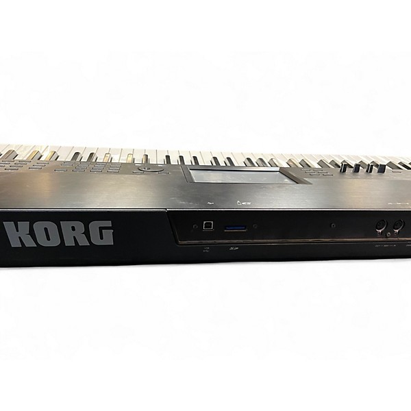 Used KORG Krome 88 Key Keyboard Workstation