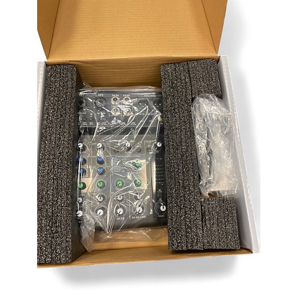 Used Harbinger LX8 Powered Mixer