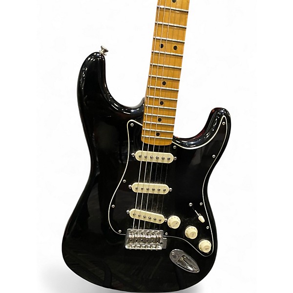 Used 2010 Fender Special edition standard Stratocaster  Black and White Solid Body Electric Guitar