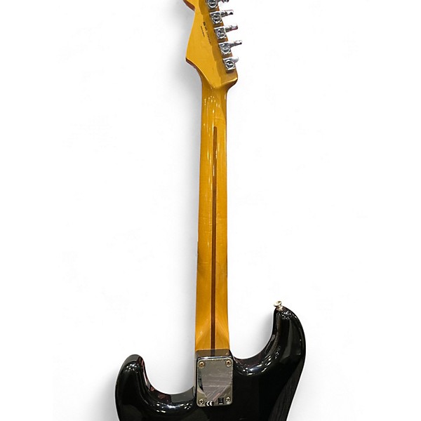 Used 2010 Fender Special edition standard Stratocaster  Black and White Solid Body Electric Guitar