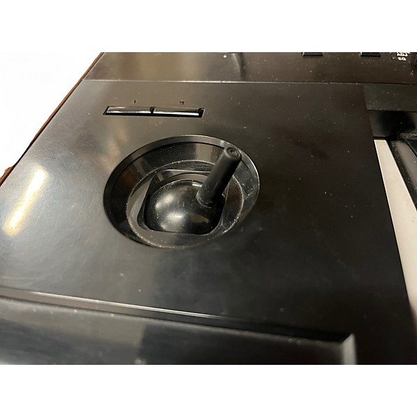 Used KORG Kronos 2 61 Key Keyboard Workstation