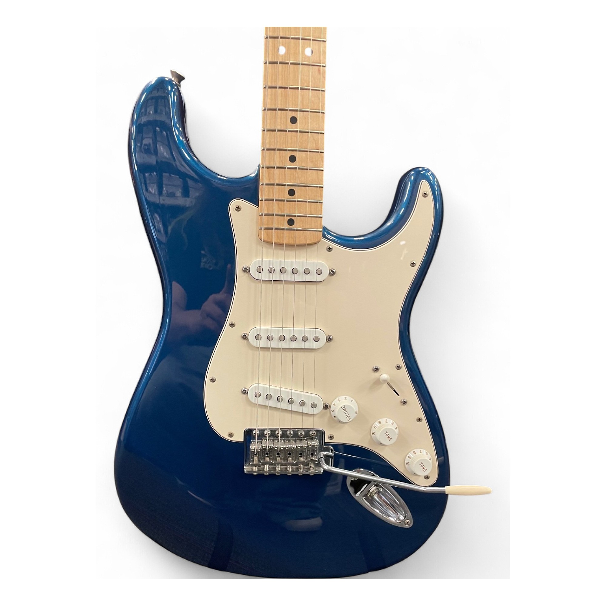 Used 2005 Fender Standard Stratocaster Lake Placid Blue Solid Body