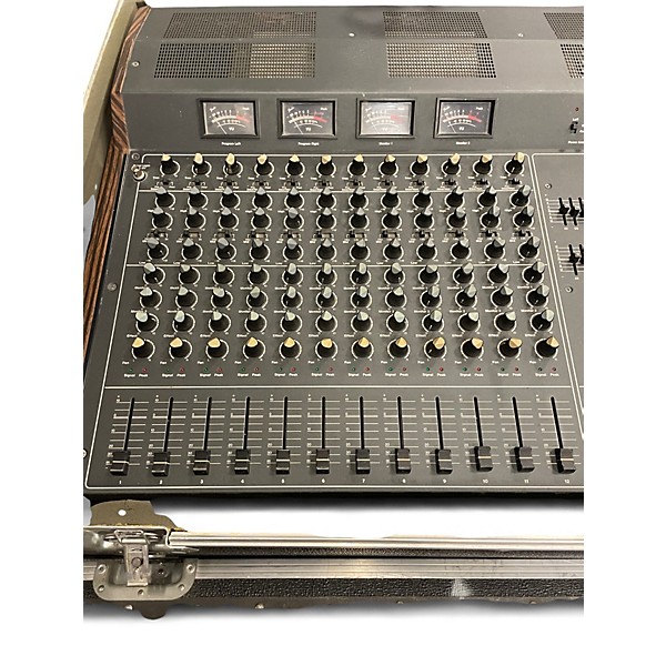 Used Fender 3212 Powered Mixer Powered Mixer