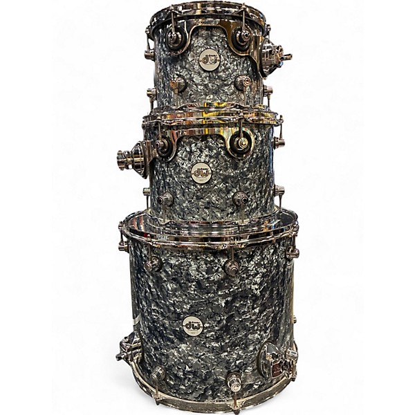 Used DW 4 Piece Design Series Silver Oyster Pearl Drum Kit