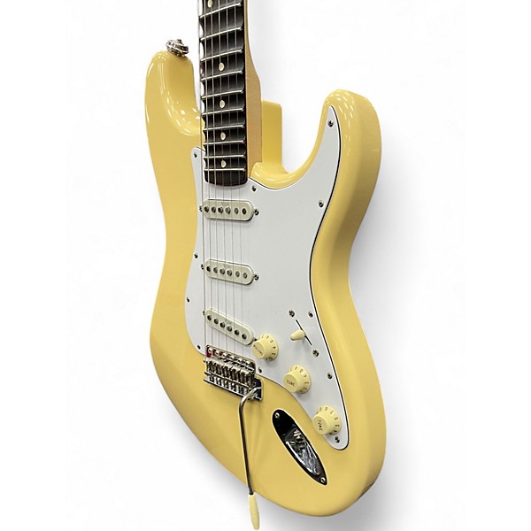 Used Fender Artist Series Yngwie Malmsteen Stratocaster Vintage White Rosewood Solid Body Electric Guitar