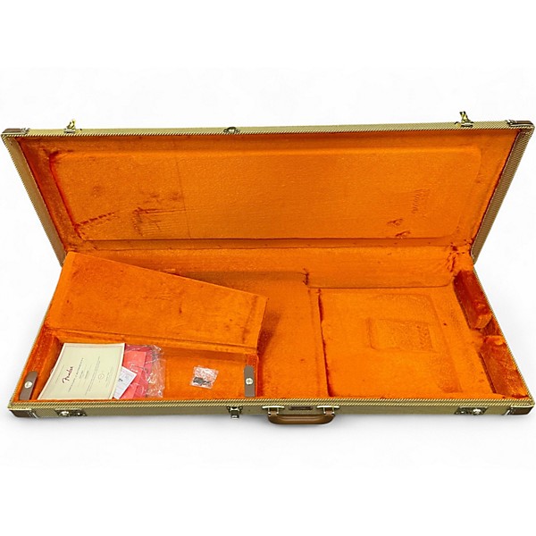 Used Fender Artist Series Yngwie Malmsteen Stratocaster Vintage White Rosewood Solid Body Electric Guitar