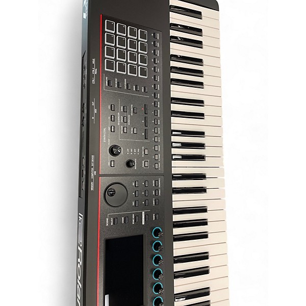 Used Roland Fantom 07 Keyboard Workstation